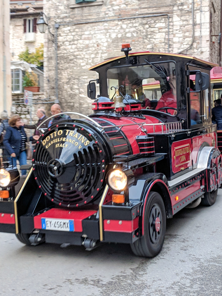 Dotto Train Tour in Gubbio