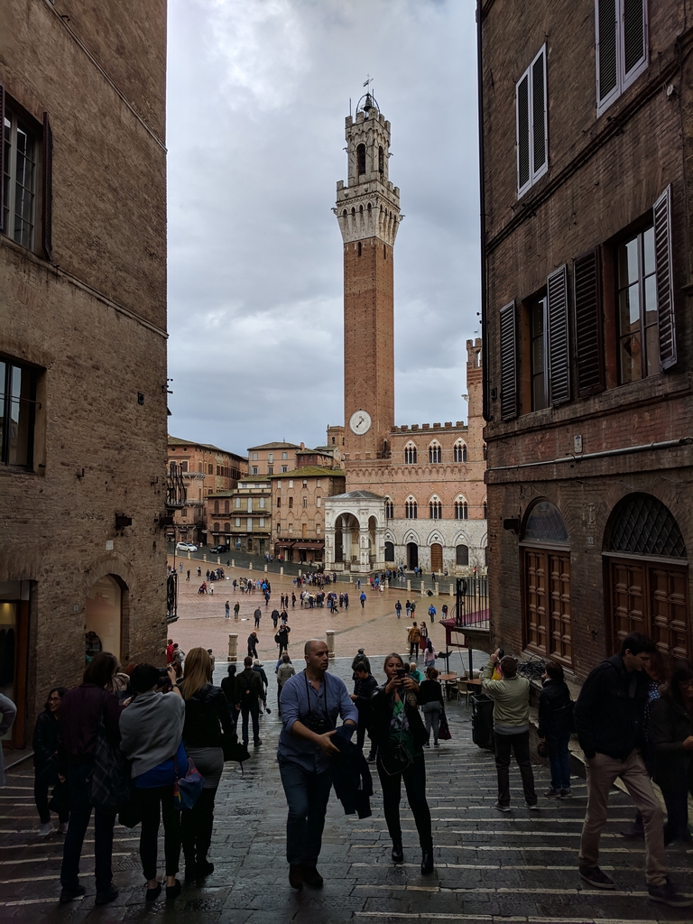Going into Piazza del Campo