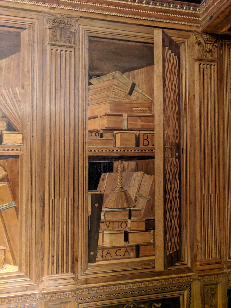 Studiolo faux-cupboard