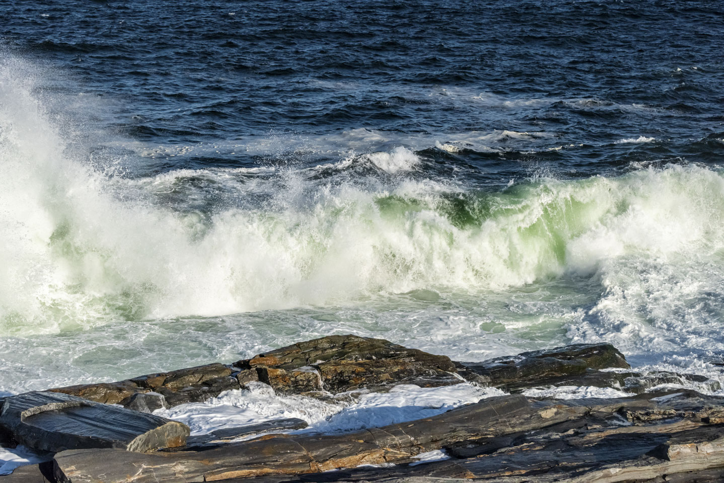 wave photo with a shutter speed of 1/8000 second