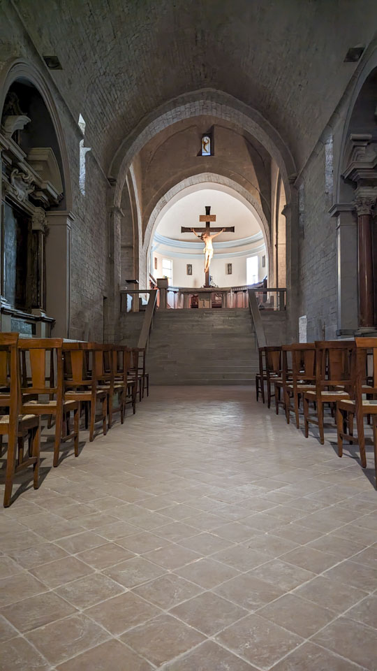 A very large cross with Jesus on it, Fonte Avellana