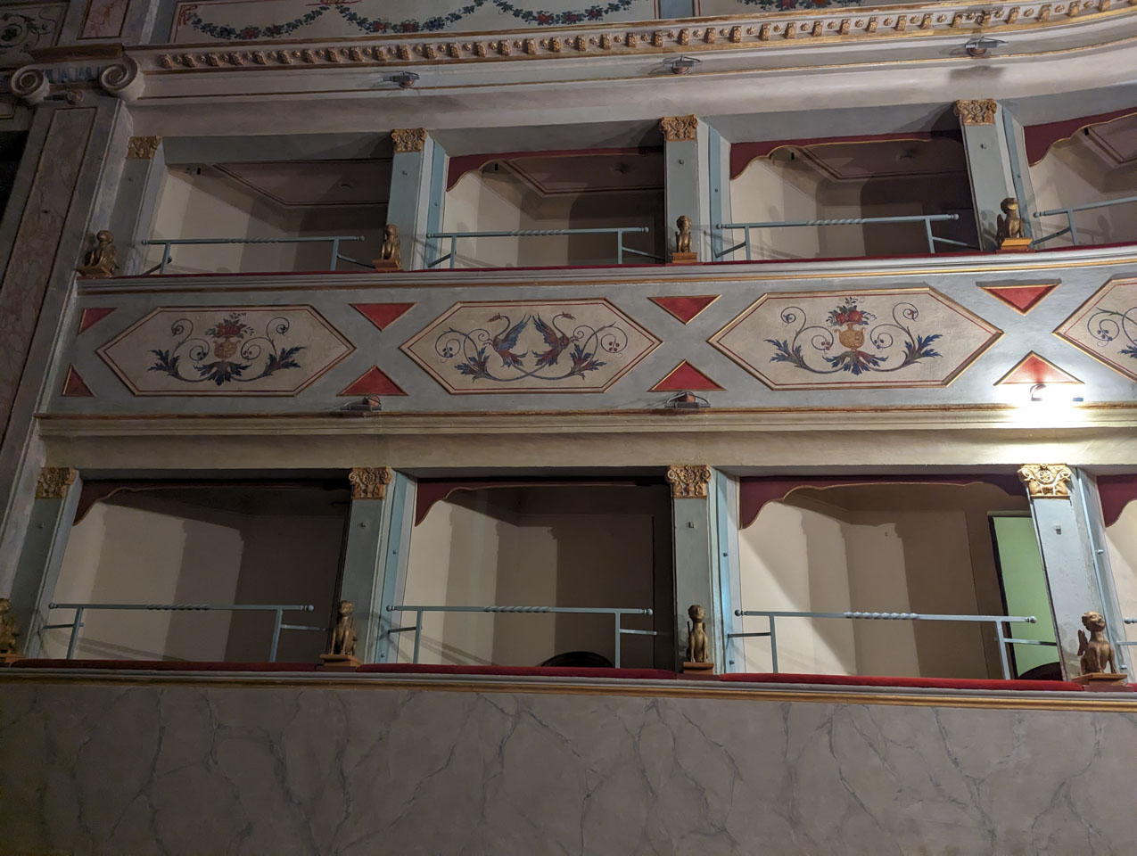The box seats in Apollo Theater