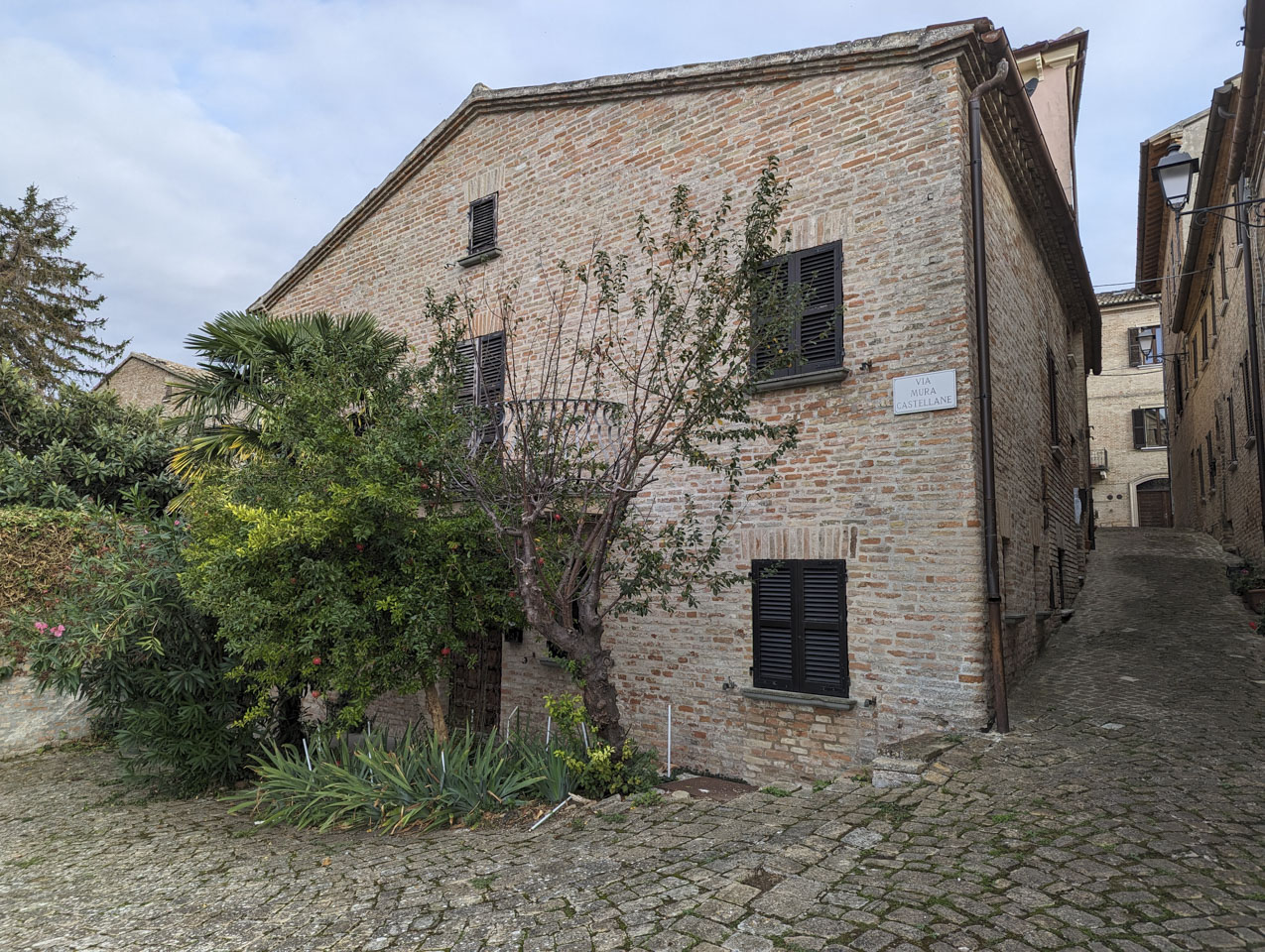 House in the Mondavio old city center